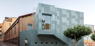 Theater and Cinema in Brea de Aragón Arch2O