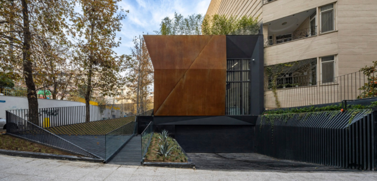 Karafarin Bank l NextOffice–Alireza Taghaboni