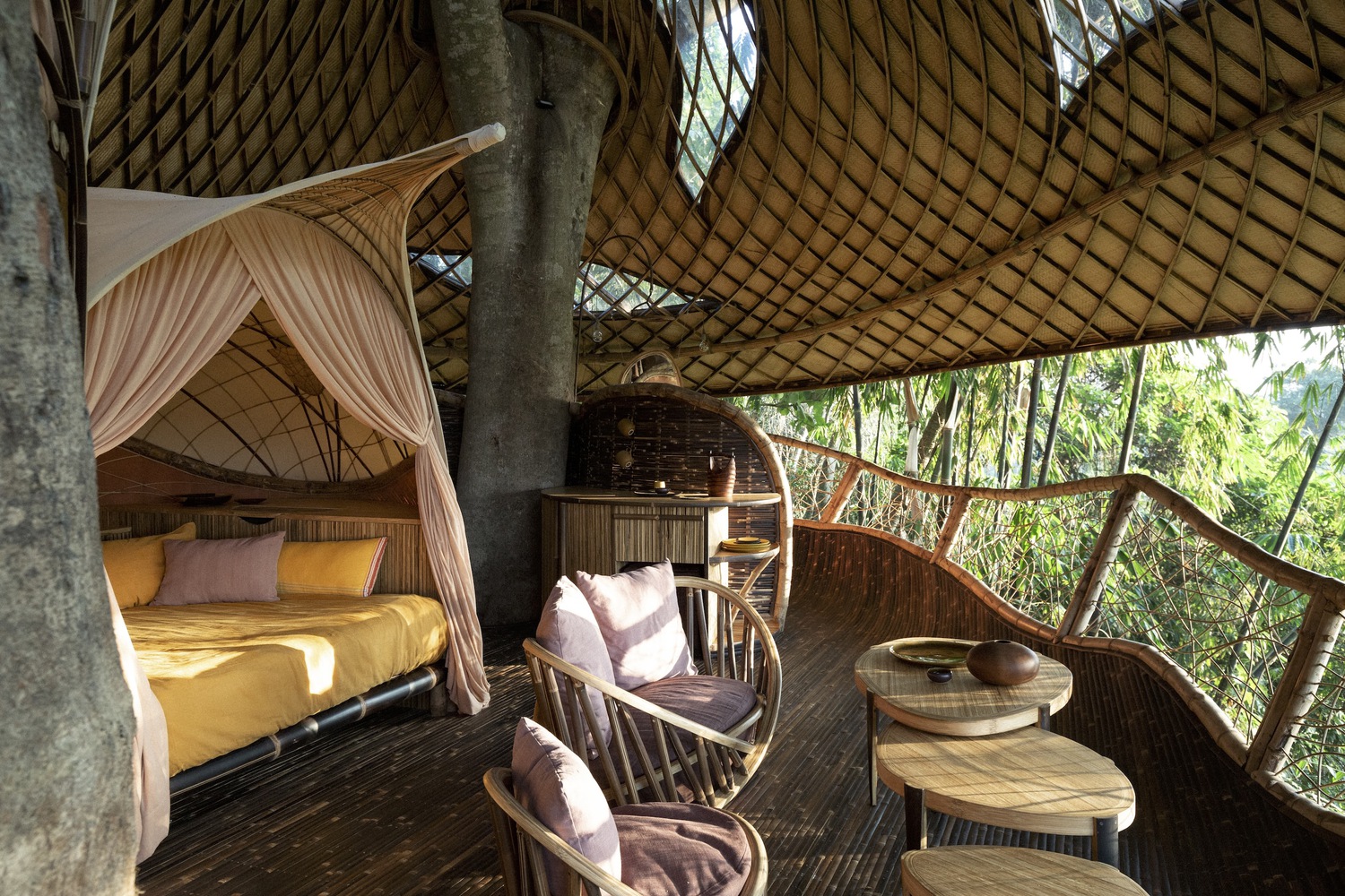 tree-house-at-bambu-indah-ibuku