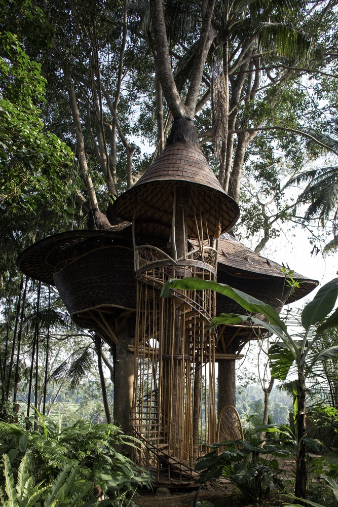 tree-house-at-bambu-indah-ibuku
