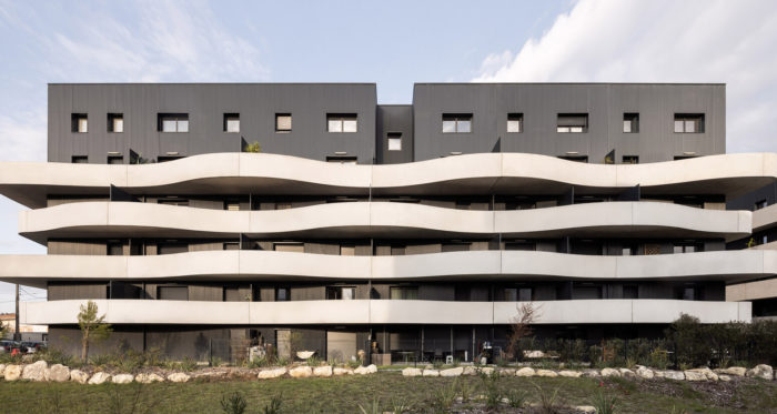 Franklin Azzi Architecture converts Nantes warehouses into art school