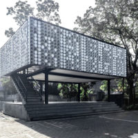 building-a-sustainable-future-architectural-solutions-for-plastic-pollution