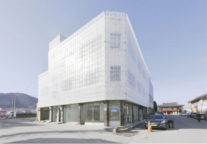 building-a-sustainable-future-architectural-solutions-for-plastic-pollution