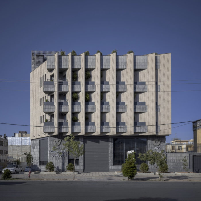 sideway-apartment-ashari-architects