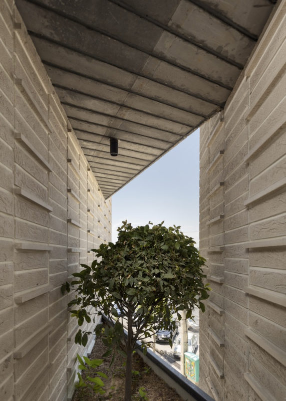 sideway-apartment-ashari-architects