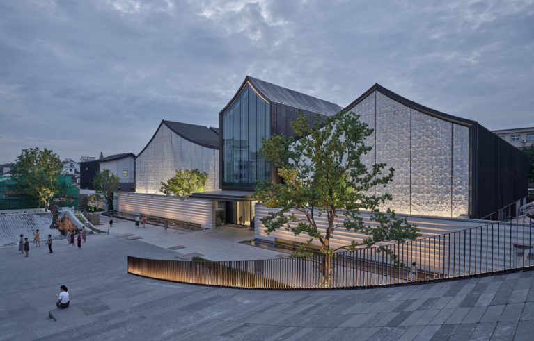 Xu Wei Art Museum and Qingteng Square | UAD - ACRC
