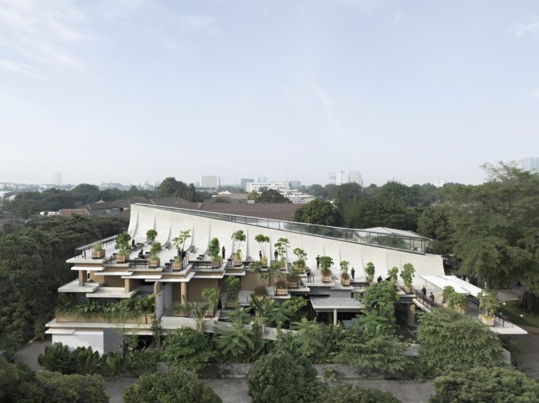 Aruma Split Garden | RAD+ar (Research Artistic Design + architecture)