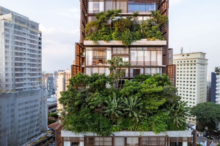 Landscape Design of Torre Mata Atlântica | Benedito Abbud Arquitetura Paisagística