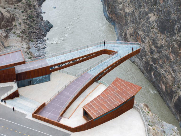 Nujiang River 72 Canyon Scenic Area | Archermit