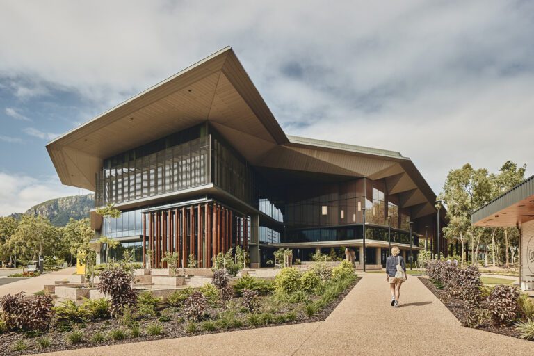 James Cook University Engineering & Innovation Place | KIRK Studio + i4 Architecture + Charles Wright Architects