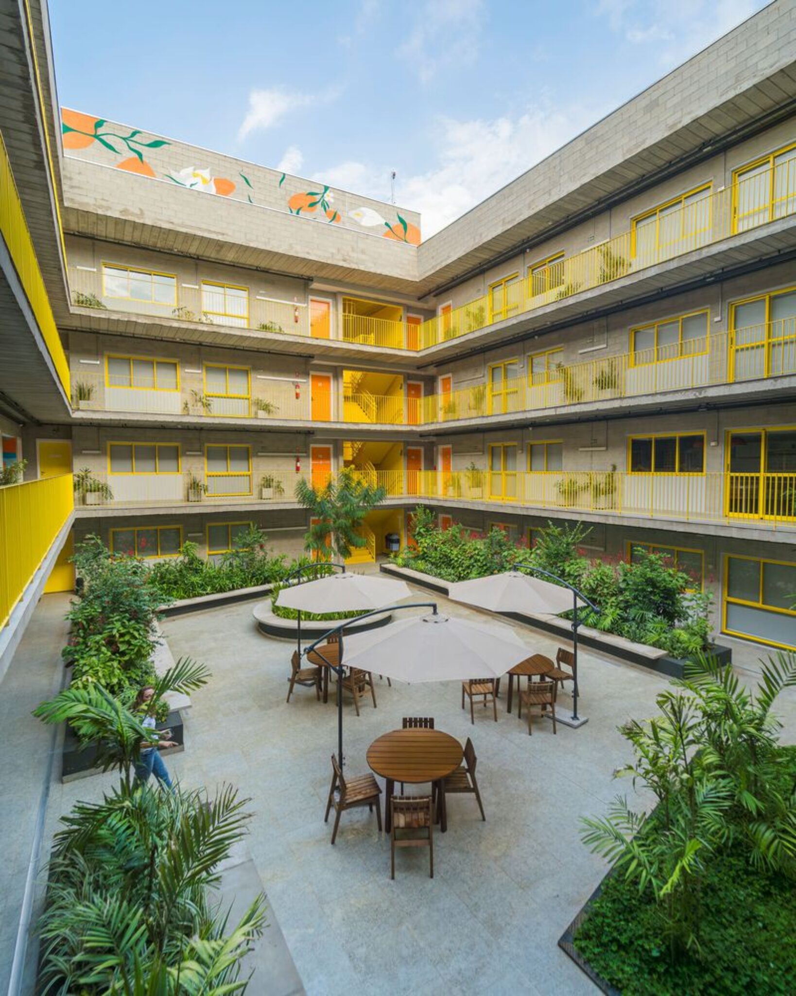 Uliving Campinas | Branco Meio Amarelo + Isaac Safdie Arquitetura ...