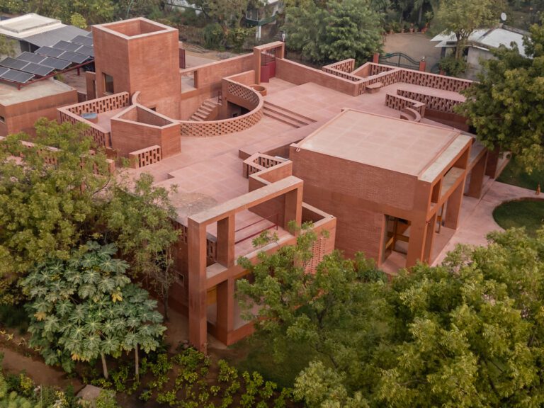 Alloa Hills Weekend Home | Studio Sangath
