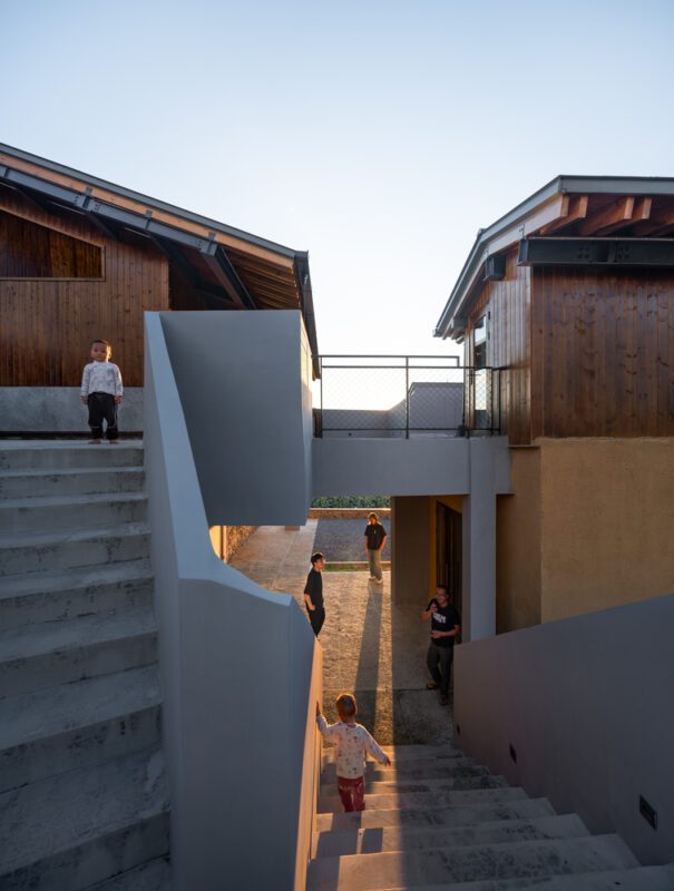 Dongyou Corn Courier Station