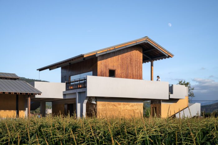 Dongyou Corn Courier Station