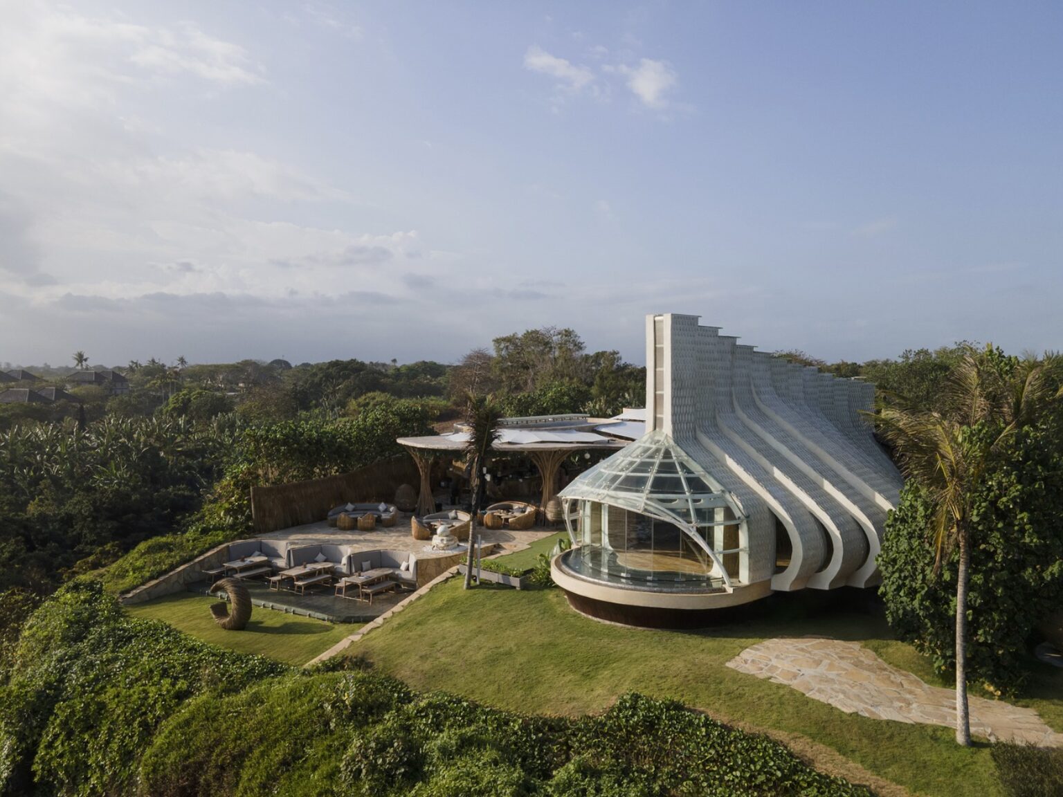 Luna Beach Club | Inspiral Architecture and Design Studios - Arch2O.com