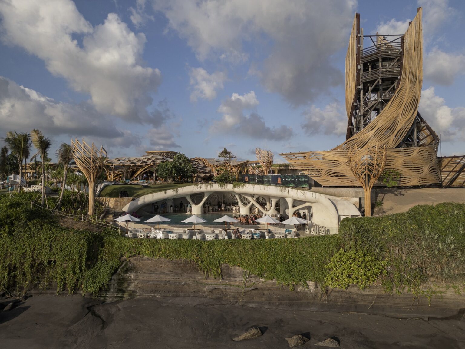Luna Beach Club | Inspiral Architecture and Design Studios - Arch2O.com