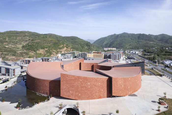 Maiji Mountain Visitor Center | ZXD ARCHITECTS + BIAD