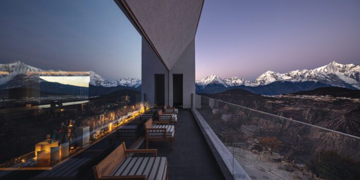 Poodom Deqin Meri Hotel