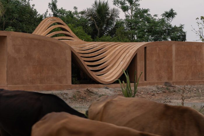 Vaazh House