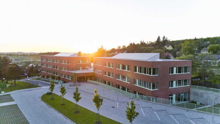 Frič Brothers Elementary School | Atelier 6