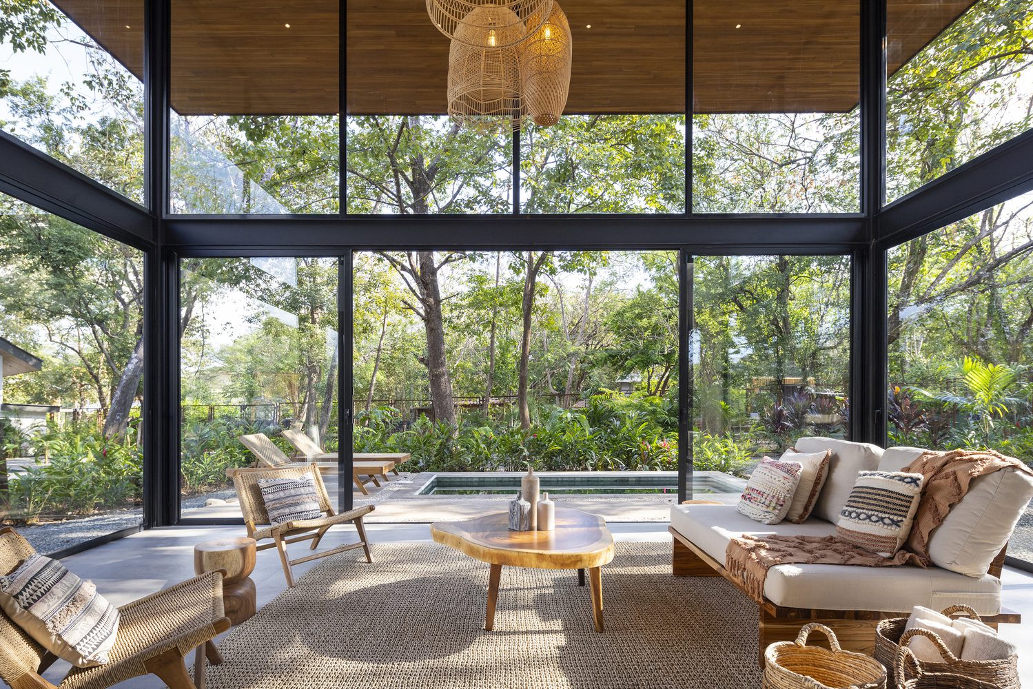 Indo Avellanas House