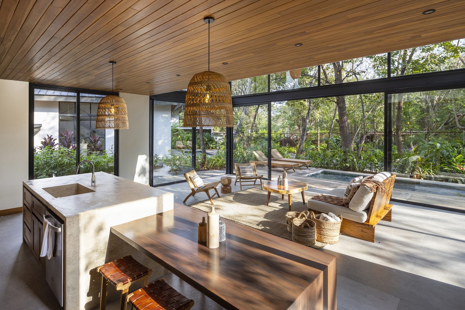 Indo Avellanas House