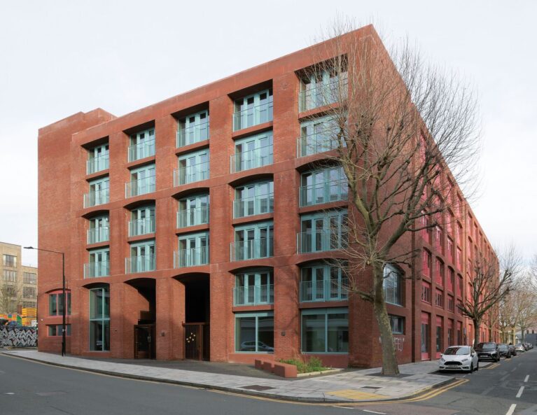 Fish Island Mix-Use Building University of Arts London