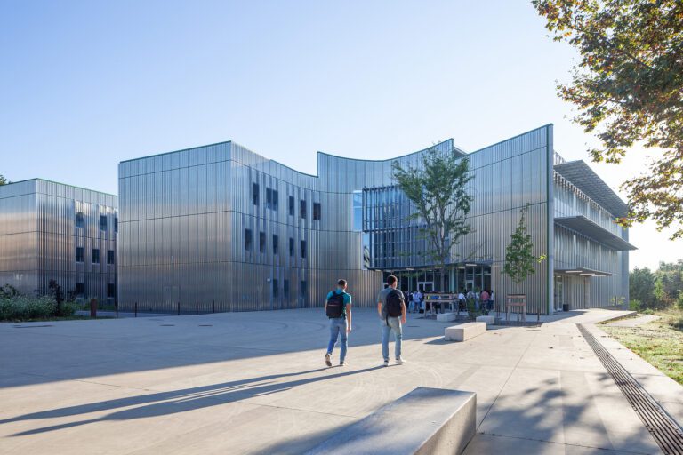 ISALAB Engineering School | Patrick Arotcharen Architecte