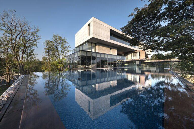 Twisted House | Architects 49 House Design Limited