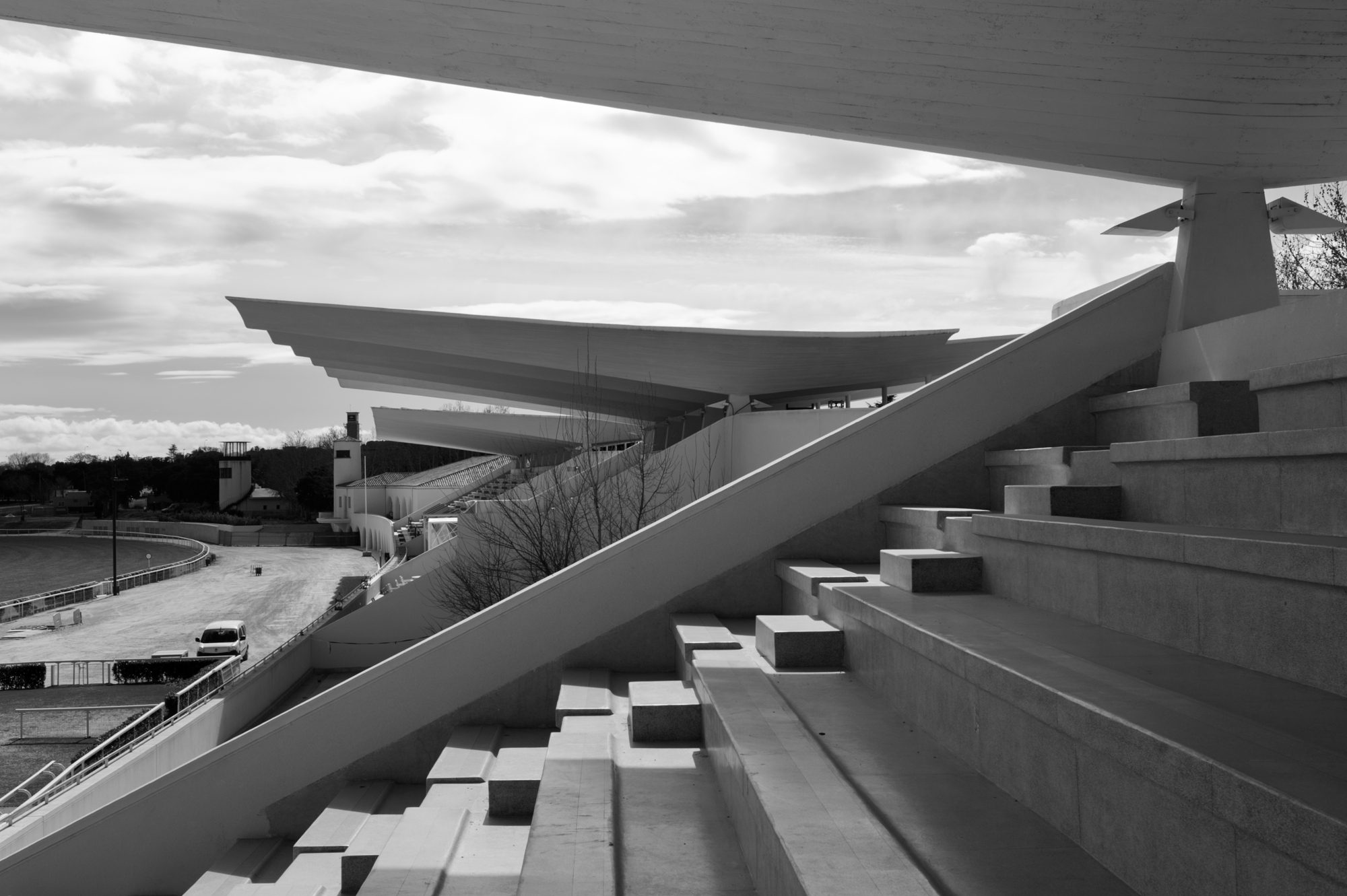 Architecture Classic: The Zarzuela Hippodrome