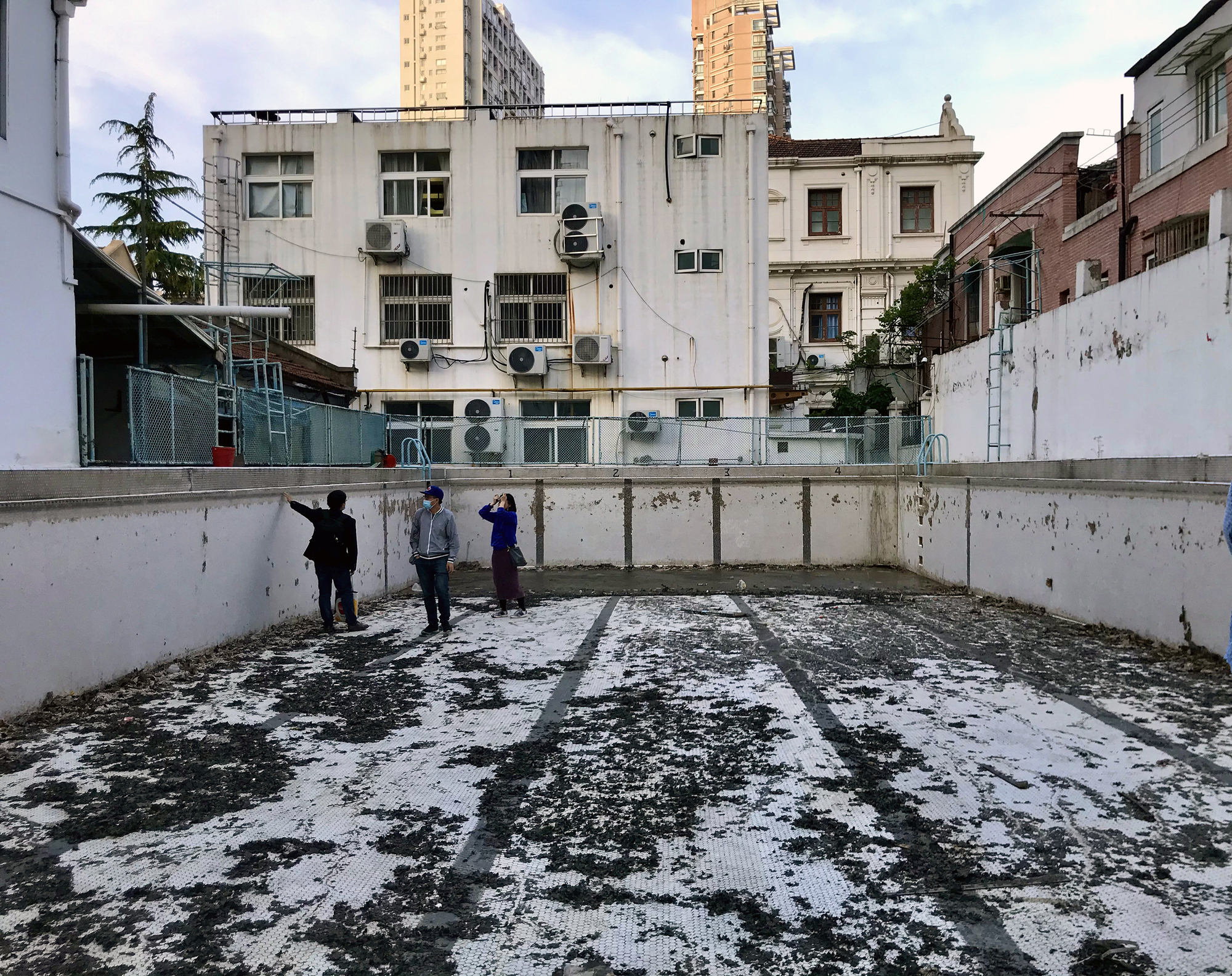 Jing'an Community Pool House