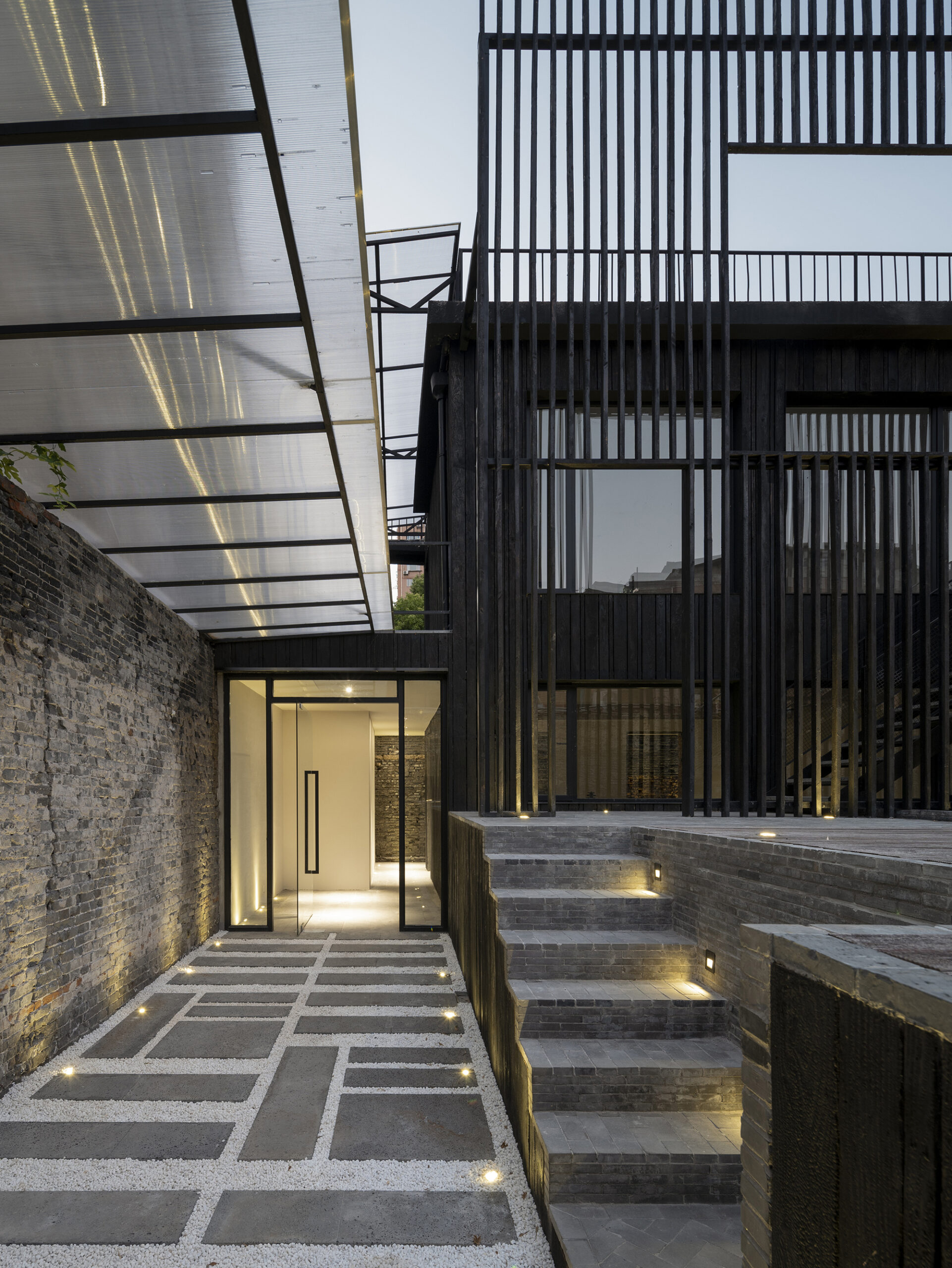 Jing'an Community Pool House
