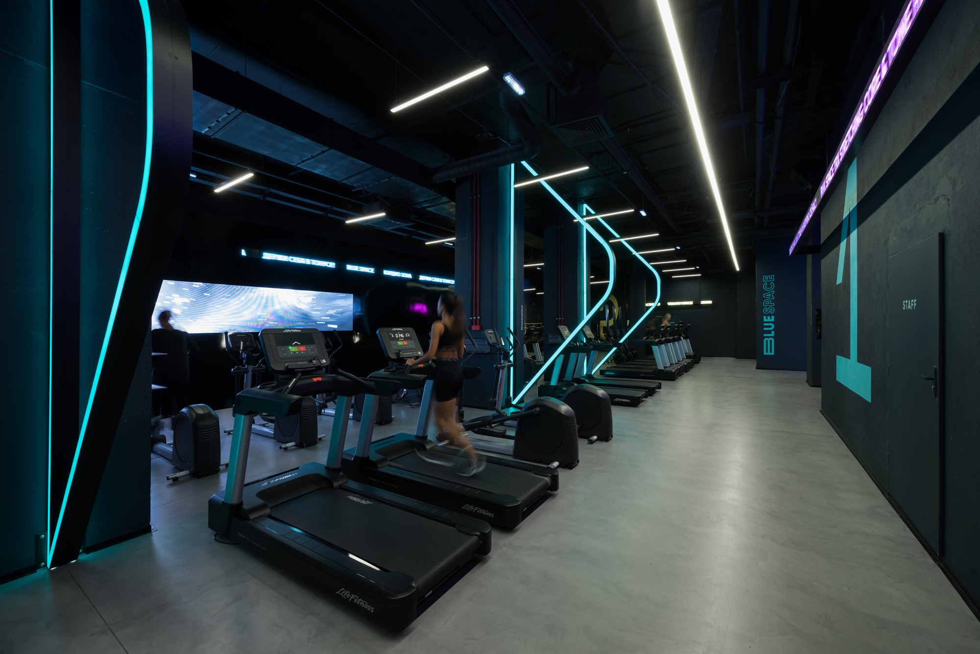 Kometa Black Fitness Club