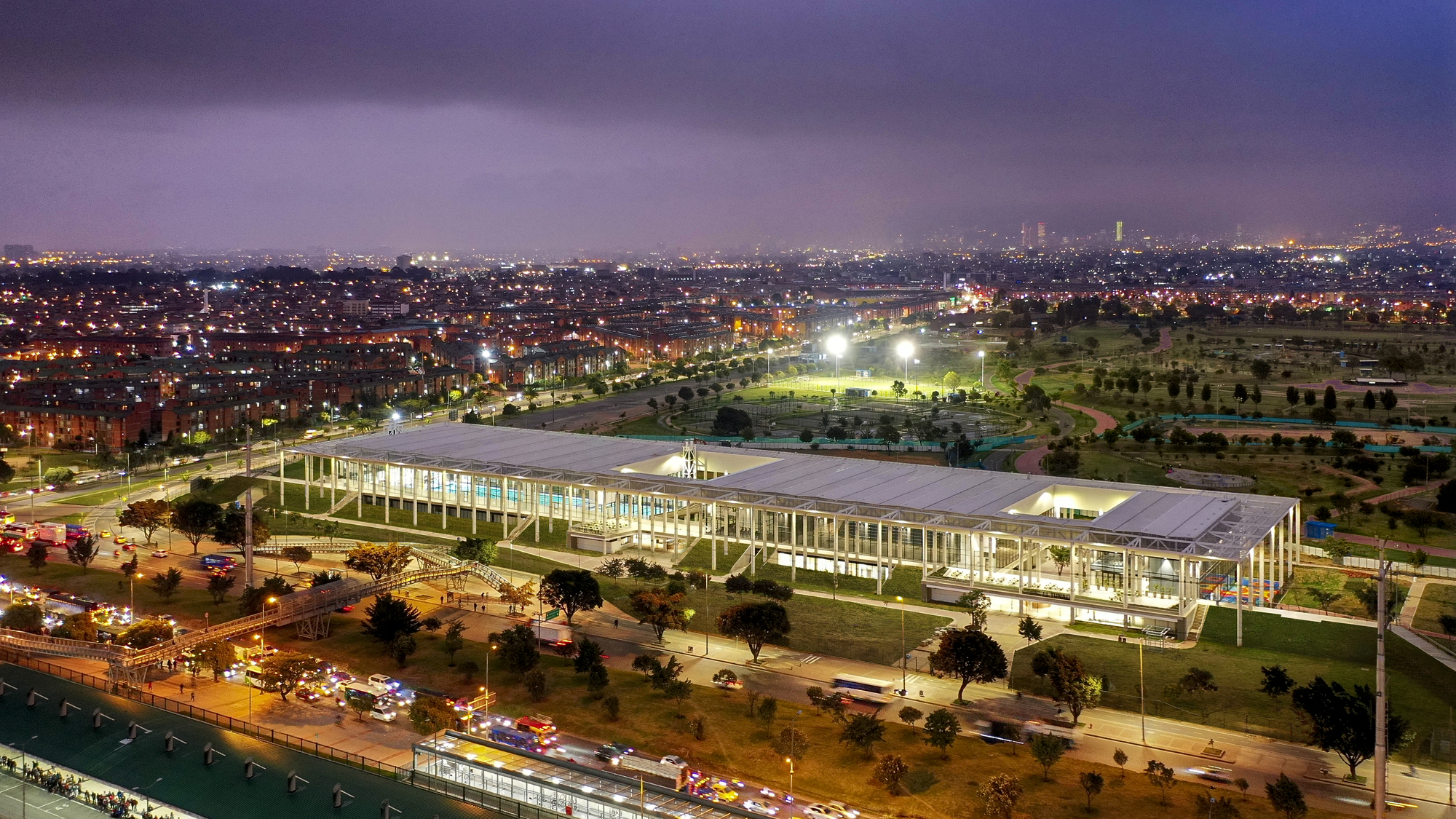 Reacreation and Cultural Center of Parque Metropolitano El Tunal