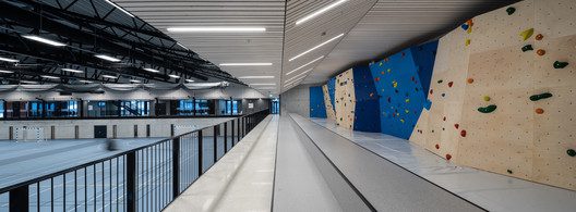 Hall 04