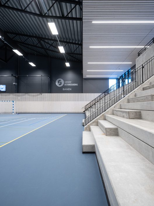 Hall 09