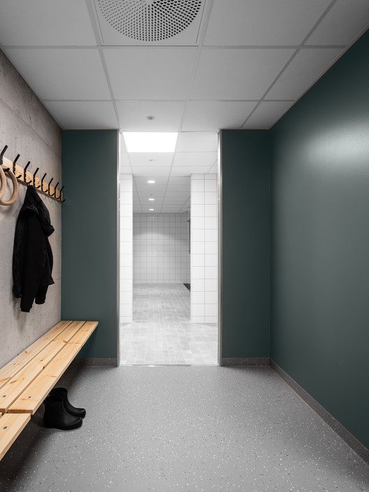 Wardrobe 01