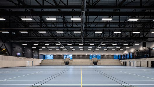 Hall 01