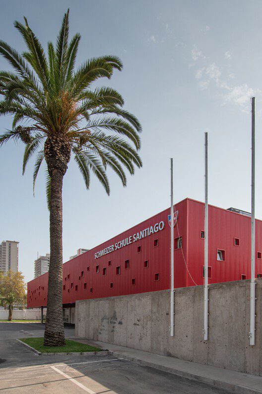 gimnasio colegio suizo lambiasi plus westenenk arquitectos plus eliash arquitectos plus marcela schmauk 10