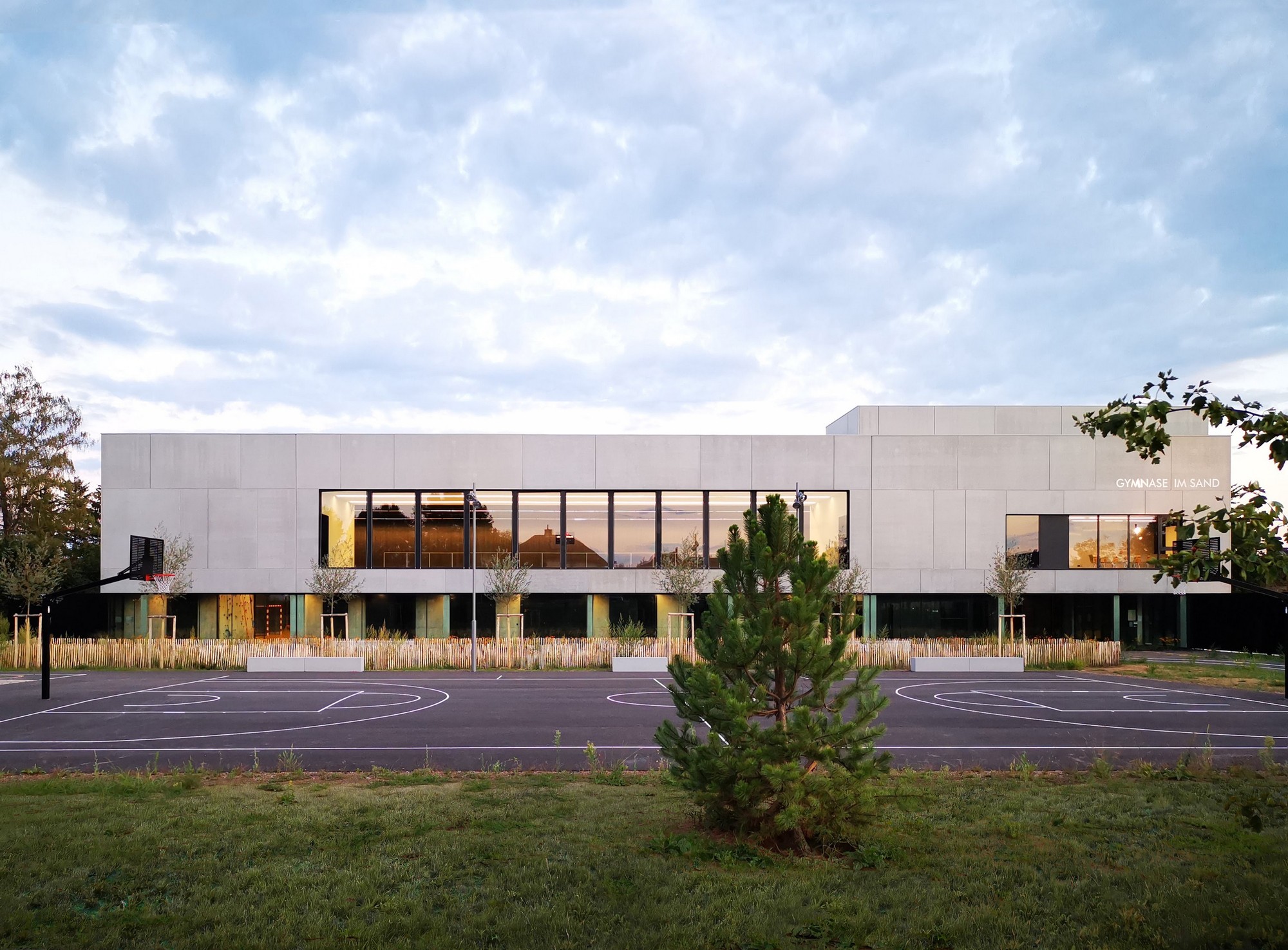 “Im Sand” Gymnasium