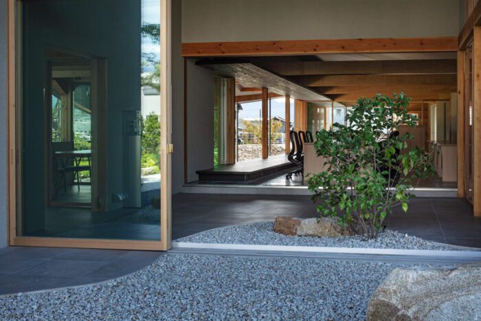 Arch2O Office in Hashima Office in Hashima PERMANENT Co., Ltd. + Atelier Nagara Architectural Design Office