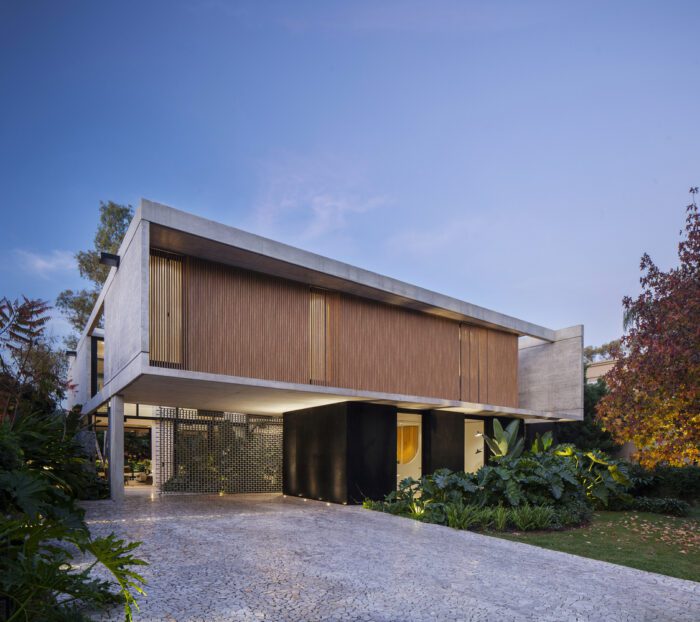 casa oval jorgelina tortorici and asociados plus nicolas lanza 32 Oval House