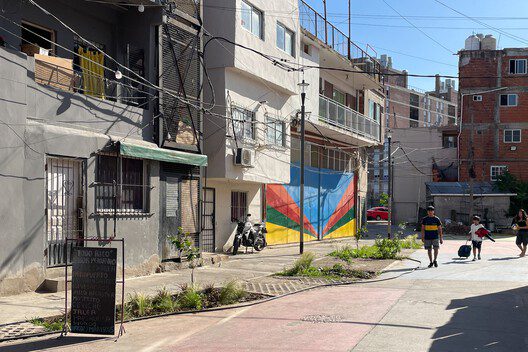 Playón Red Public Spaces and Community Infrastructures for Integration