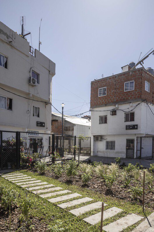 Playón Red Public Spaces and Community Infrastructures for Integration