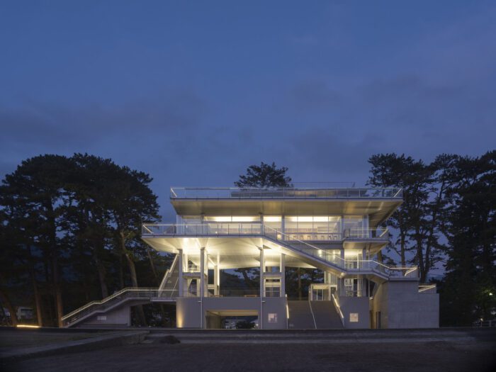 Tsunami Evacuation Complex: Terrasse Orange Toi