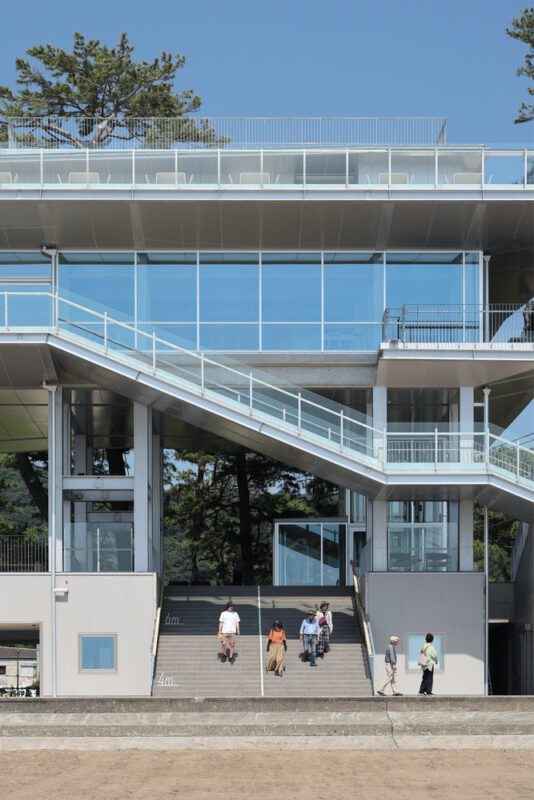 Tsunami Evacuation Complex: Terrasse Orange Toi