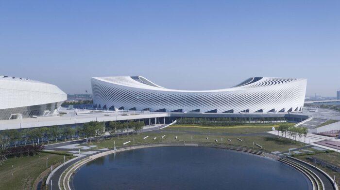 view the stadium from reservoir. Image © Bowen Hou13