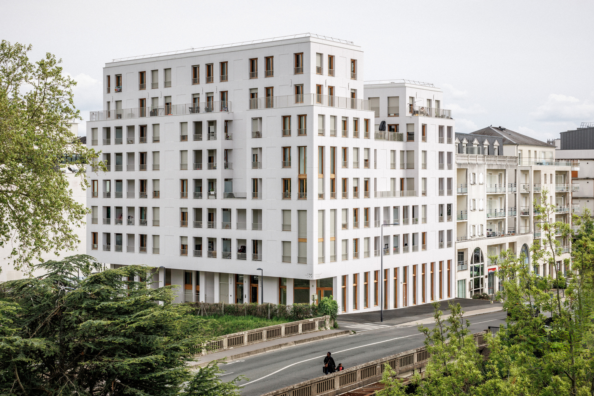 50 Apartments and Office at Coligny