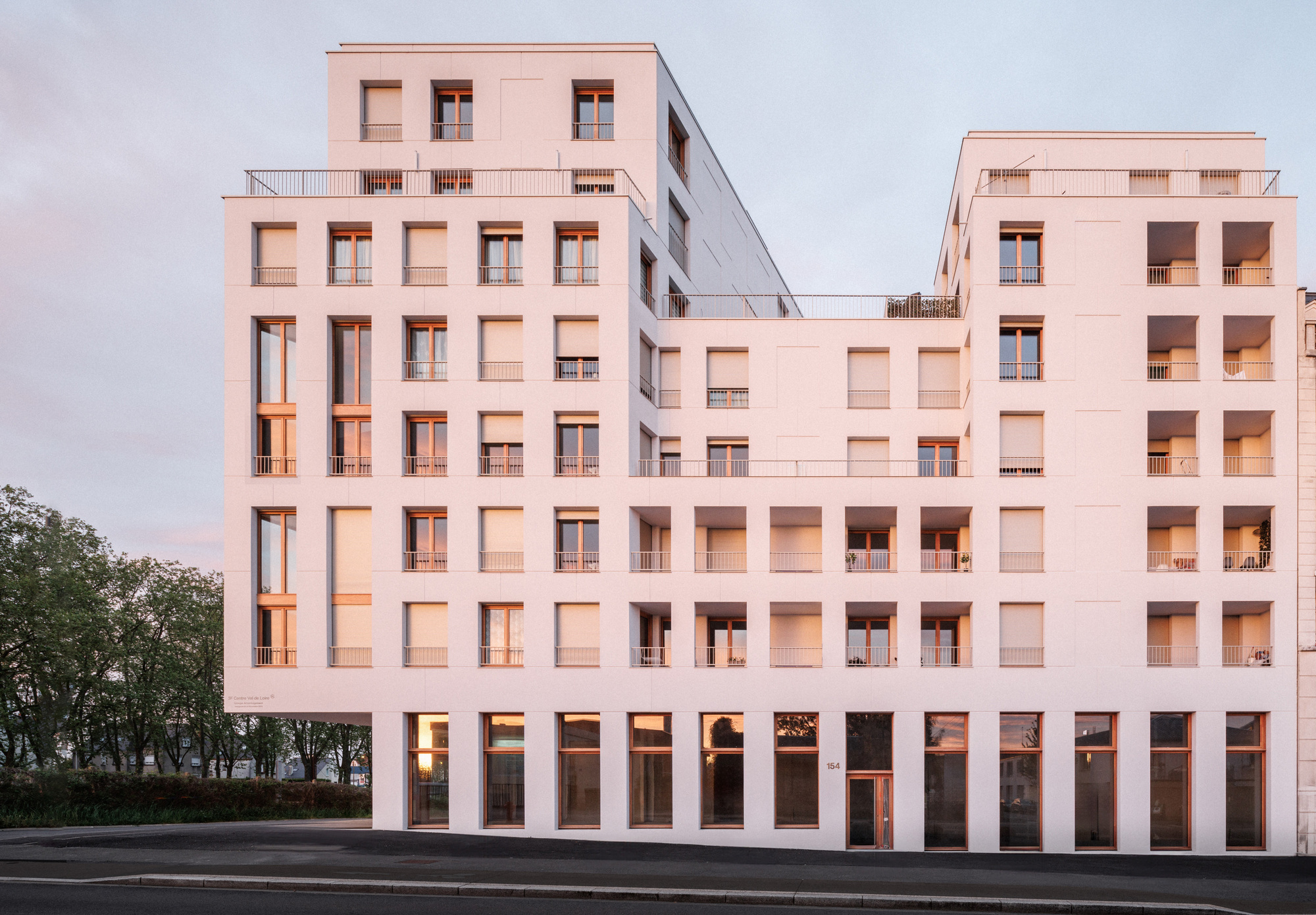 50 Apartments and Office at Coligny