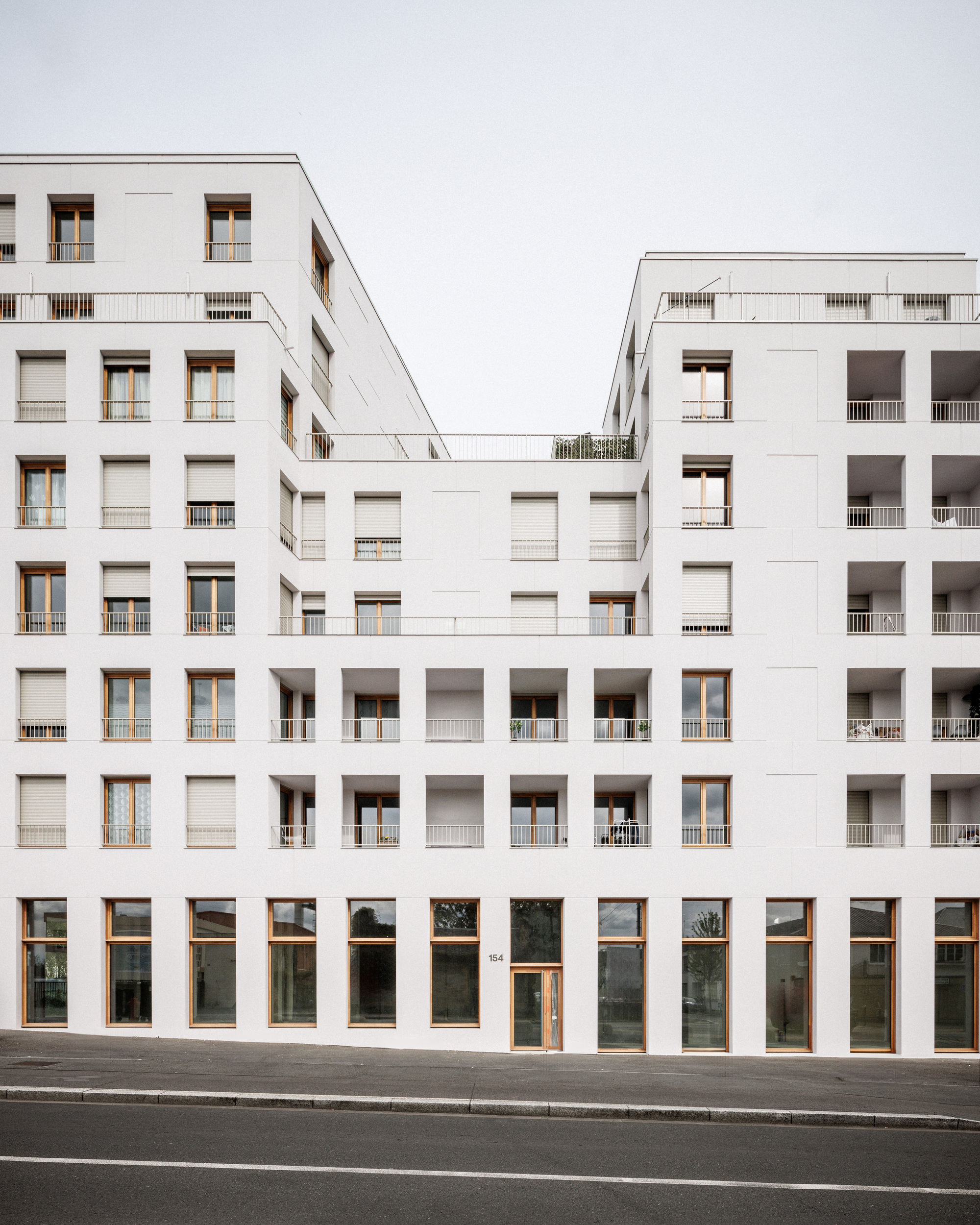 50 Apartments and Office at Coligny